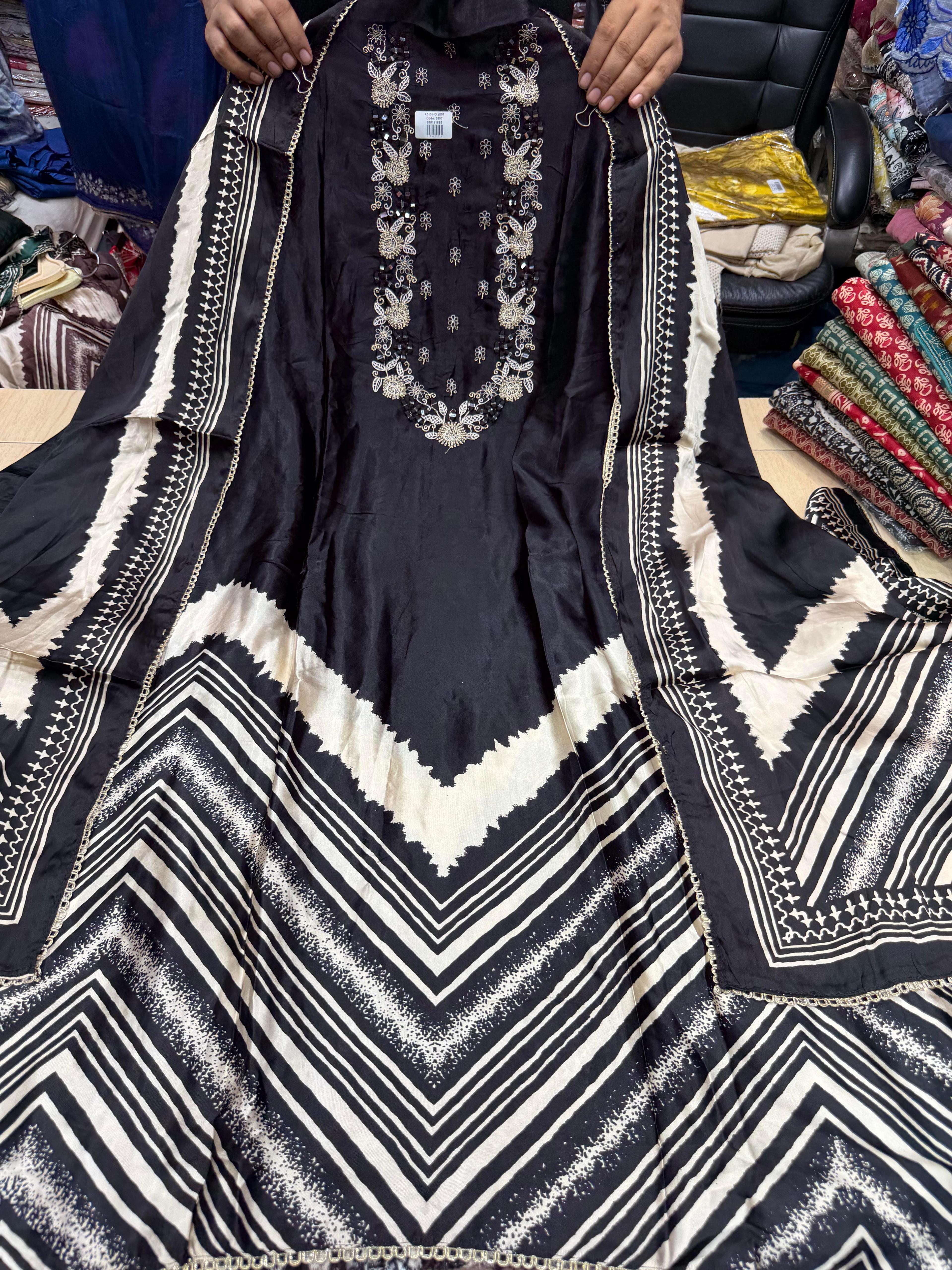 Luxury Gaji & Silk